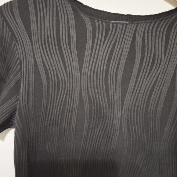 Elegant Black Textured Women's Top - Picture 2 of 4